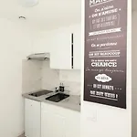La Jeanne D'arc 3, Apartment