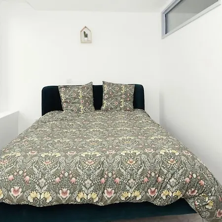 La Jeanne D'arc 3, アパート